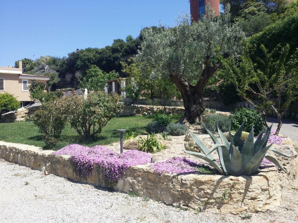 Le Castella B&B Restaurant Bagian luar foto